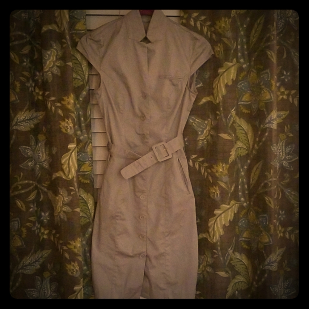 Short sleeve dress